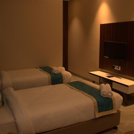 Hotel Tanisha Kishanganj Екстериор снимка