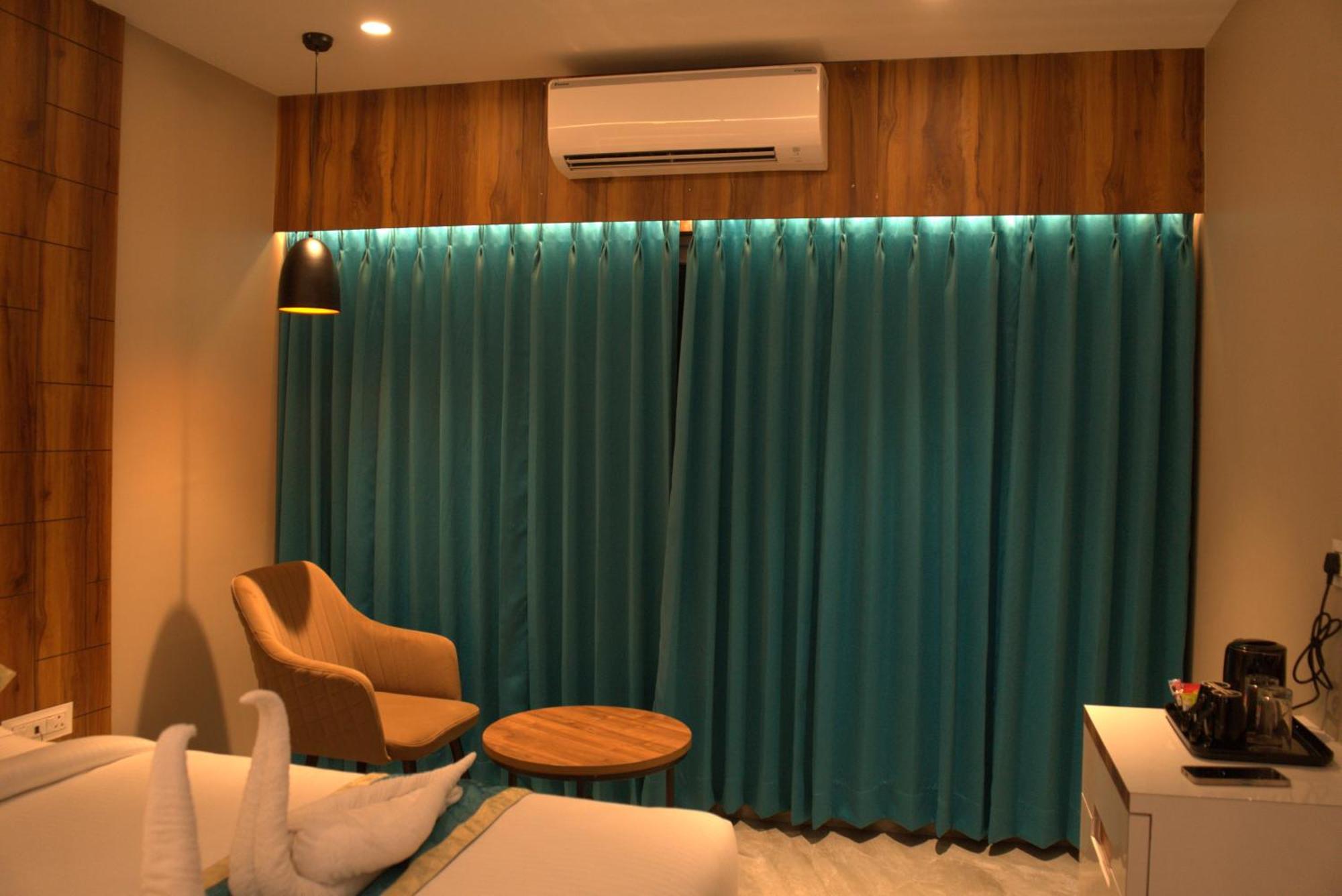 Hotel Tanisha Kishanganj Екстериор снимка