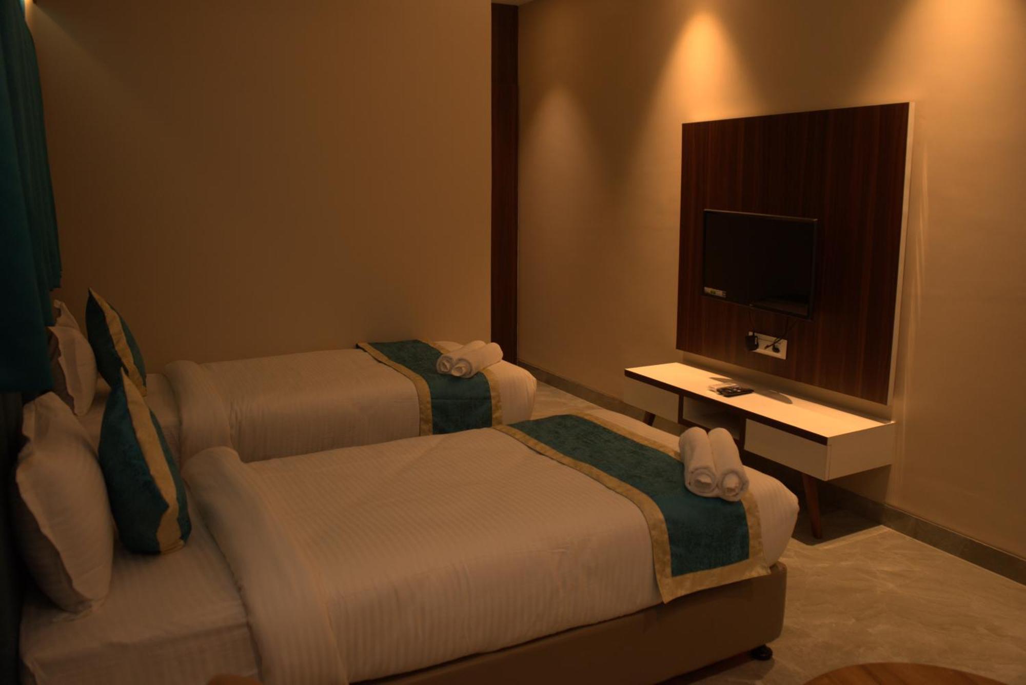 Hotel Tanisha Kishanganj Екстериор снимка